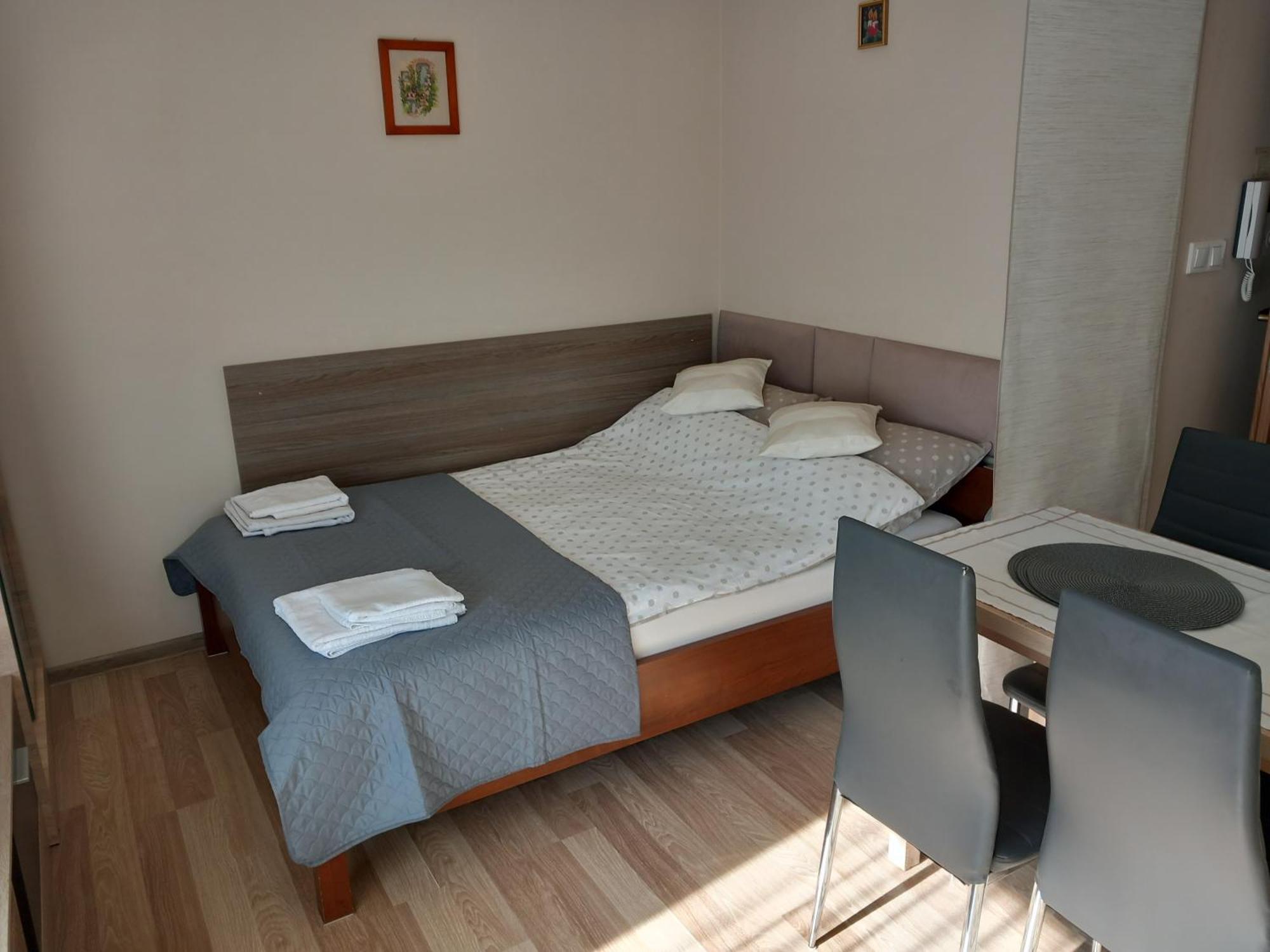 Apartament Jelenia Gora - Cieplice المظهر الخارجي الصورة