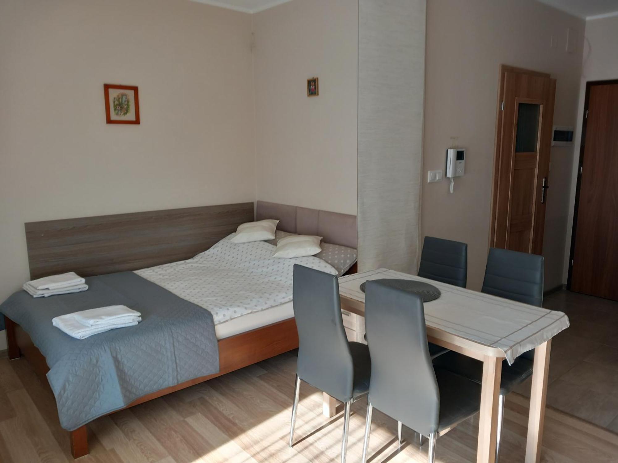 Apartament Jelenia Gora - Cieplice المظهر الخارجي الصورة