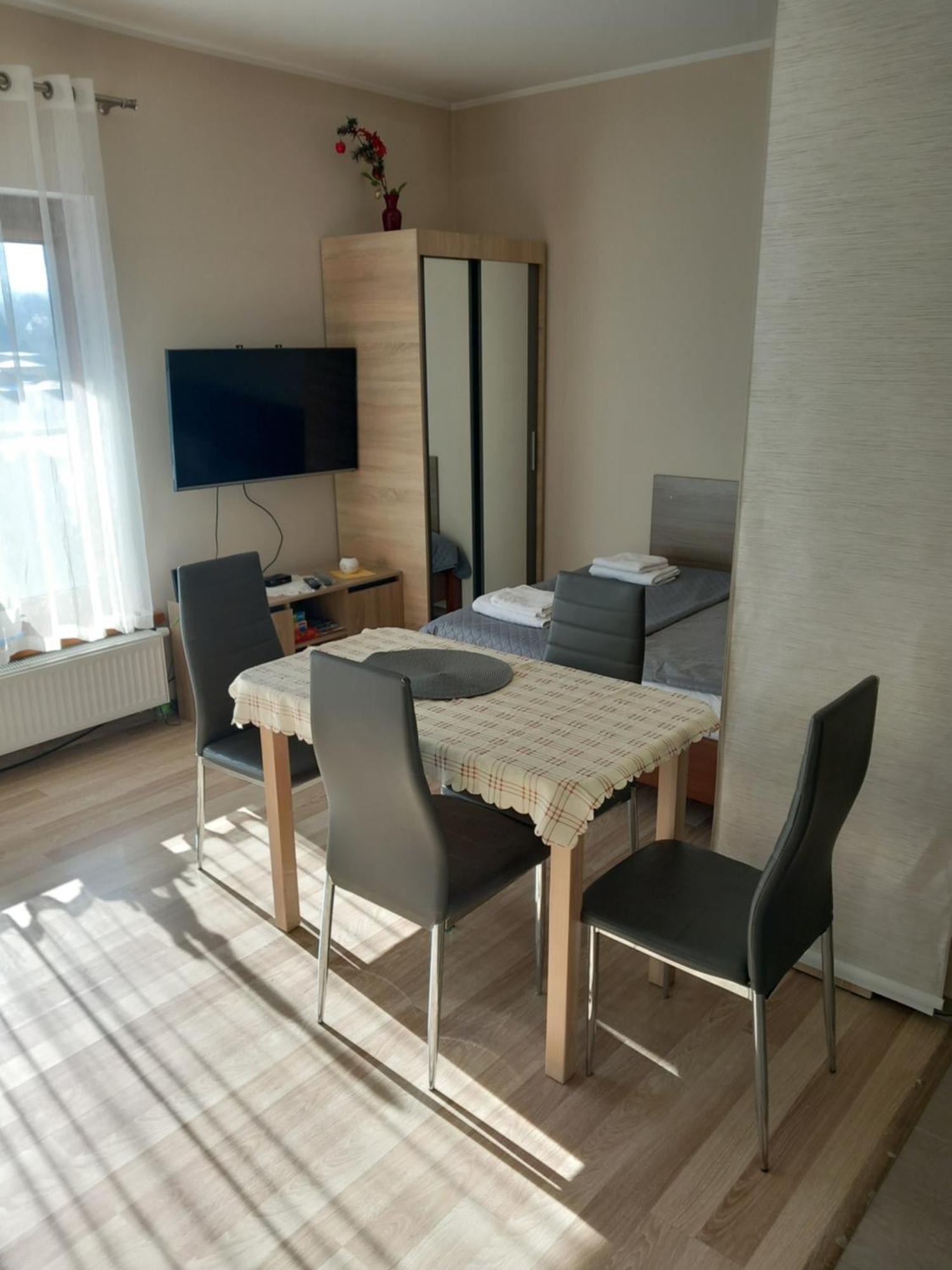 Apartament Jelenia Gora - Cieplice المظهر الخارجي الصورة